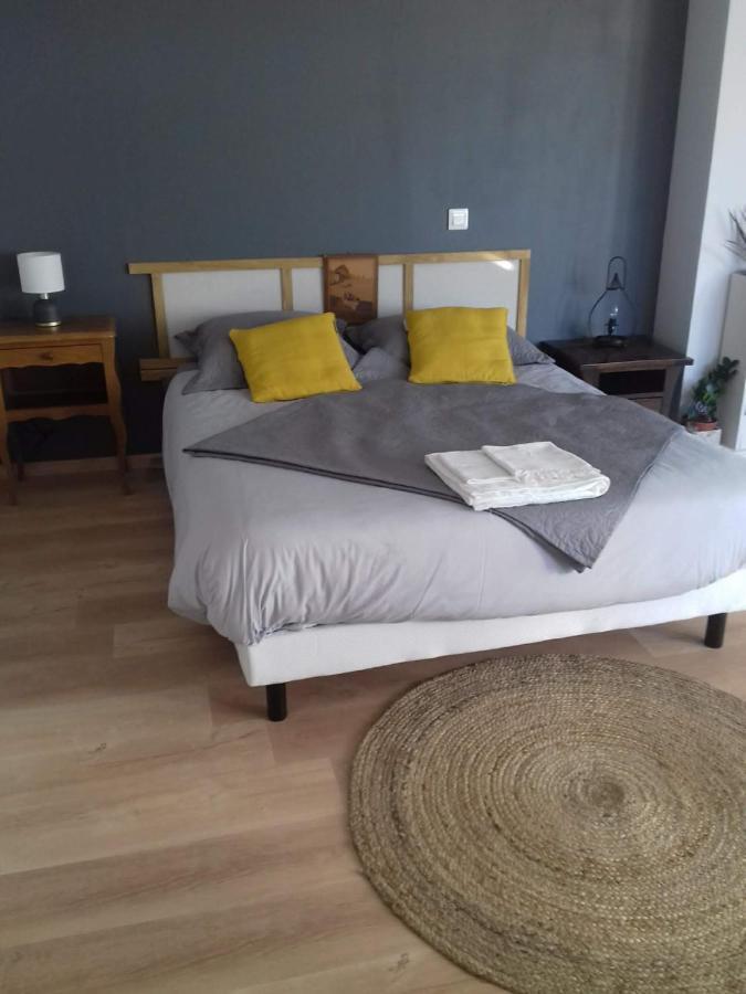 Agréable chambre meublée, vue sur la vallée de l'Auxois Villy-en-Auxois Exterior foto